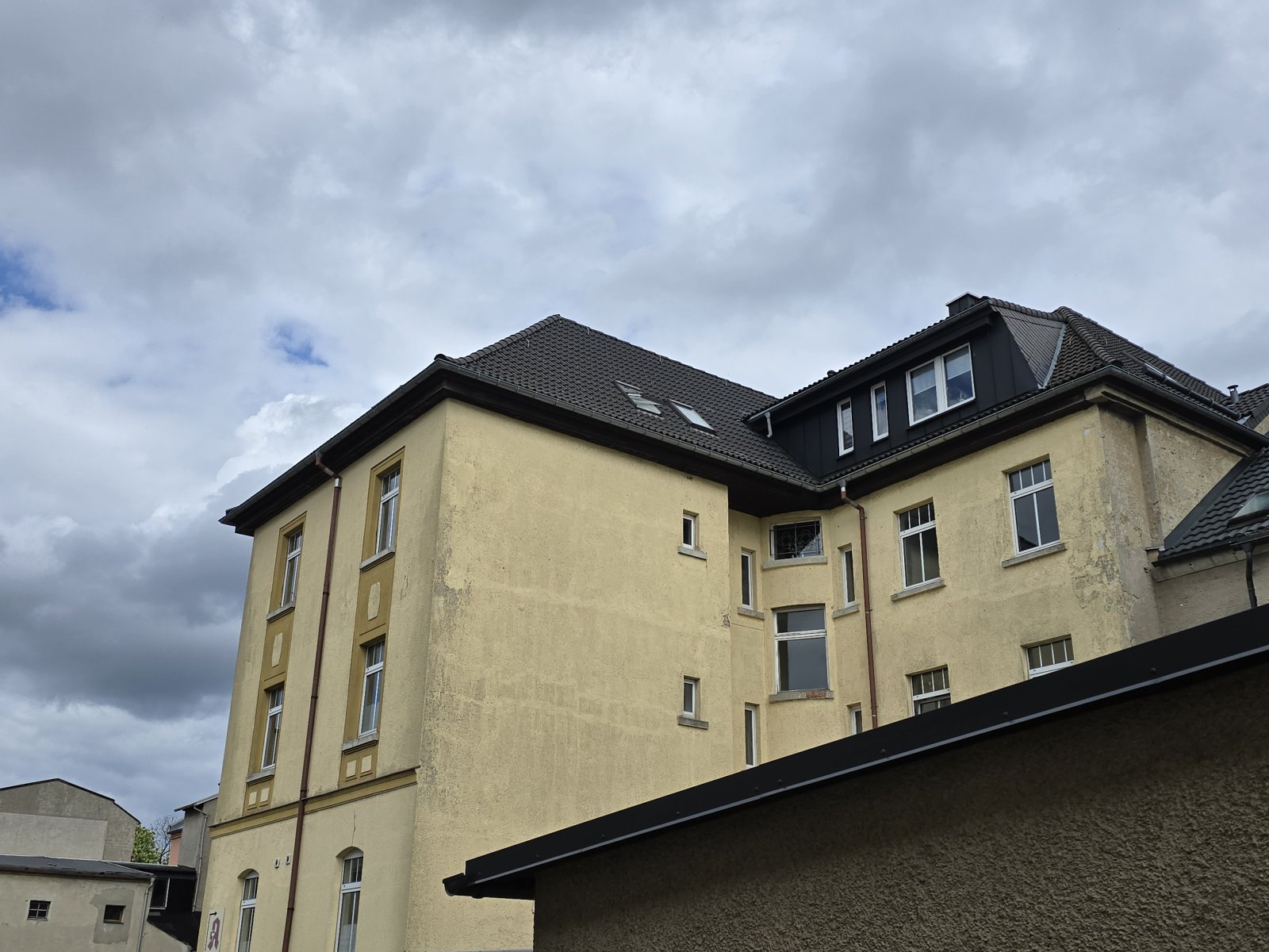 Renditeobjekt in Schöneck mit 7 WE + 2 GE , ca. 835 m² - Entwicklungspotenzial