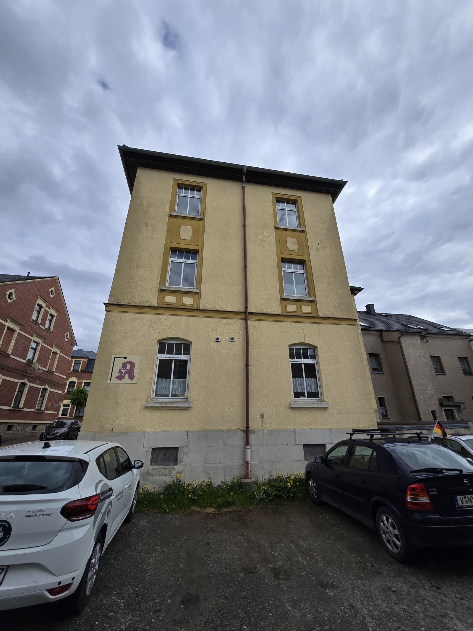 Renditeobjekt in Schöneck mit 7 WE + 2 GE , ca. 835 m² - Entwicklungspotenzial