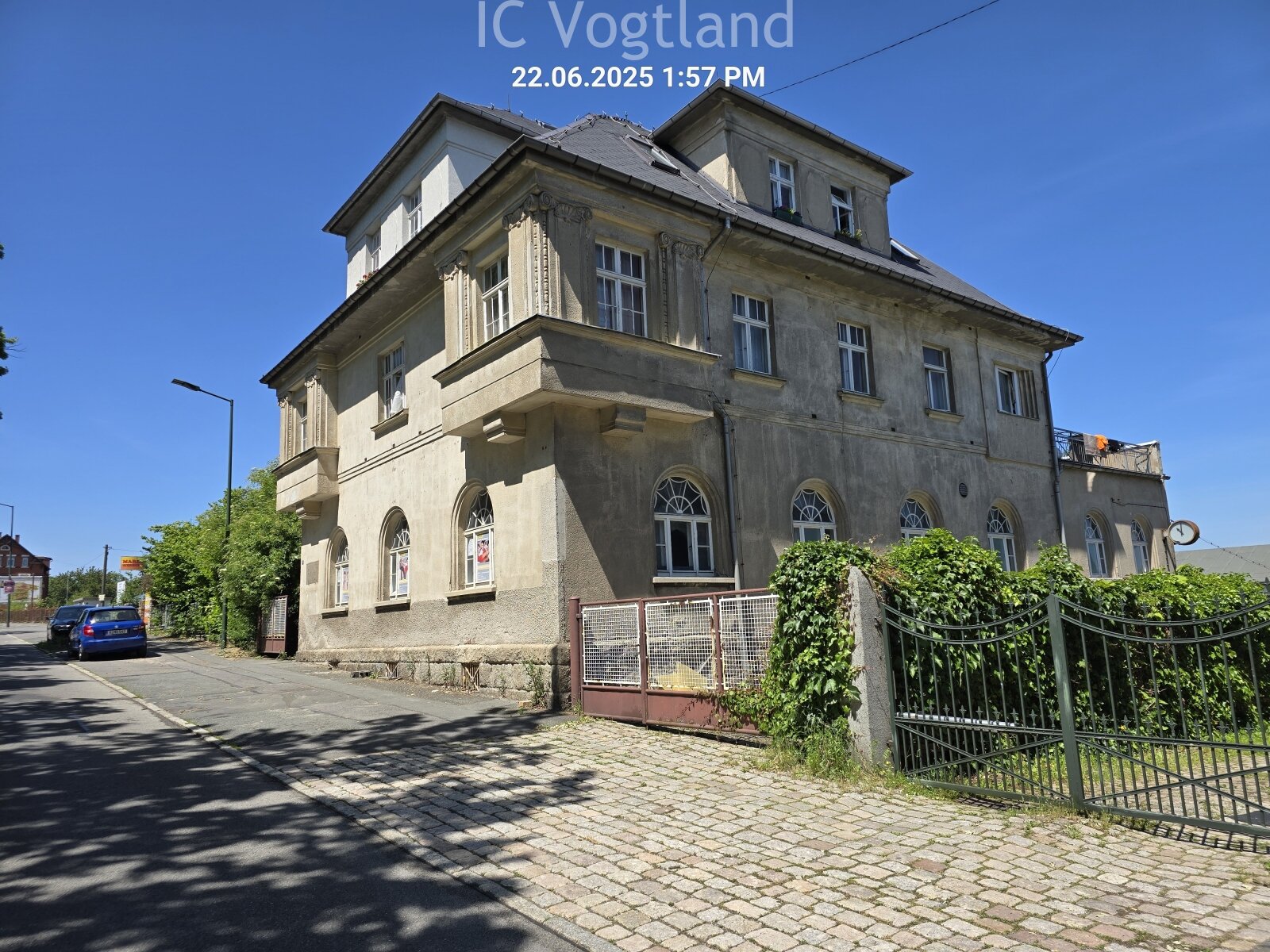 Stadtvilla mit großem Grundstück - Wohnen und Arbeiten an einem Ort Stadtvilla mit großem Grundstück - Wohnen und Arbeiten an einem Ort